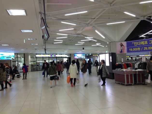 釜山西部バスターミナル内の風景（2014年4月撮影）